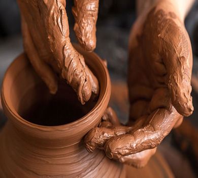 سفالگری خراسان جنوبی، مهارت ساخت ابزارهایی کاربردی از خاک بی‌جان